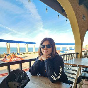 Meet your Posher, Laura